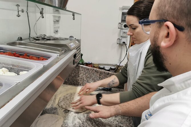 2-Hour Authentic Italian Pizza Making Class in Naples - Sauce and Toppings: choosing your own pizza without guessing