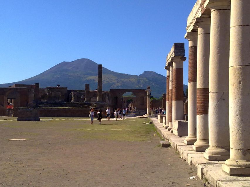2-Hour Private Walking Tour of Pompeii - Red-light district frescoes and the art people made for fun