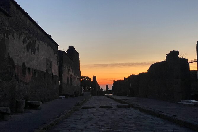 2 Hours Pompeii Group Tour with Archaeologist Guide and Skip the Line - Meeting at Piazza Esedra: Getting Your Bearings Fast