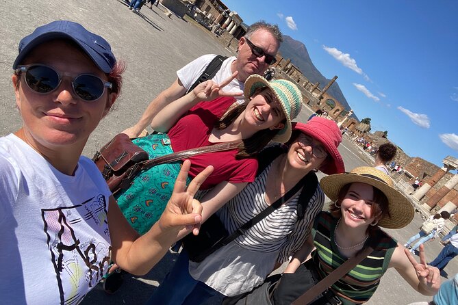 2 Hours Pompeii Group Tour with Archaeologist Guide and Skip the Line - Fullonica di Stephanus: Roman Laundry That Feels Personal