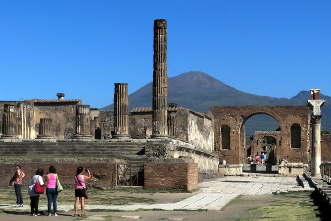 2 hours Pompeii Tour with Local Historian - Ticket Included - Meeting at Fortuna Village: the easiest way to avoid stress