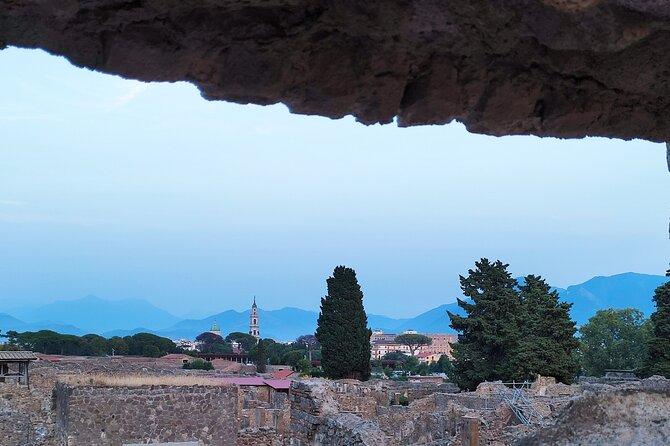2 Hours Private Tour in Pompeii with Archaeologist - Where you start at Via Roma and how you avoid on-site friction