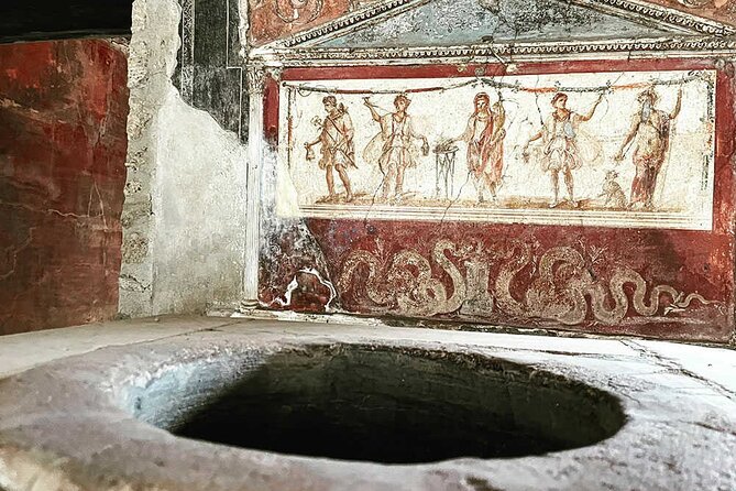 2 Hours Private Tour of Pompeii for Journey Through Time - Stop 1: Anfiteatro Romano and the Crowd Mindset