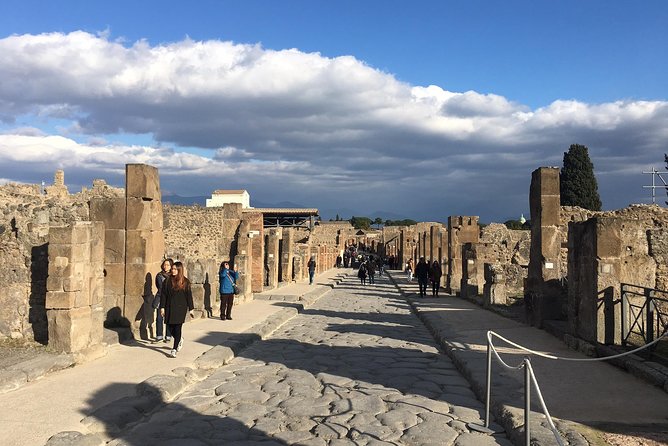 3-Hours Private Walking Tour in Pompeii with an Archaeologist - Off-route stops: where the ruins feel quieter and the meaning feels bigger