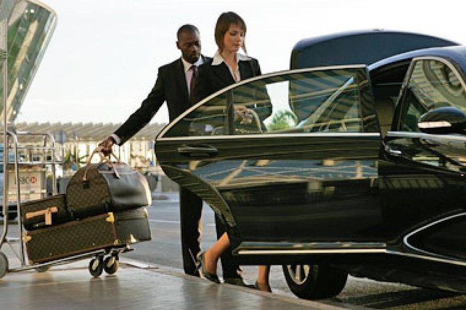 Airport Transfer - Ride quality: a clean, new Mercedes Vito-style van and real comfort