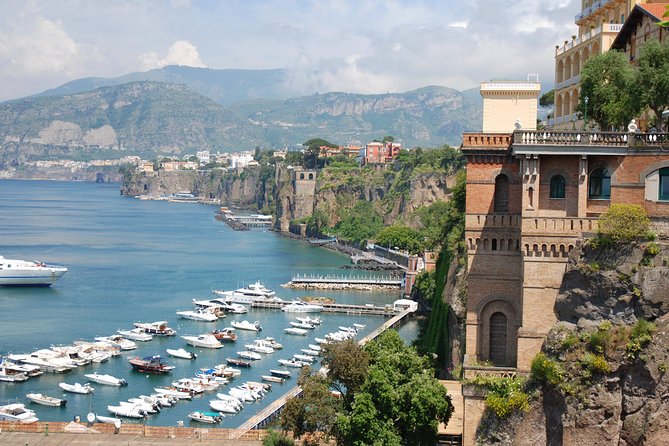 All Inclusive Pompeii, Positano & Sorrento - Positano in One Hour: Photos, Shops, and the Clifftop Reality Check