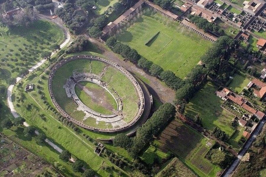 Amalfi Coast: Pompeii Guided Tour with Skip-the-Line Entry - Hotel pickup and the bus ride: timing you can actually plan
