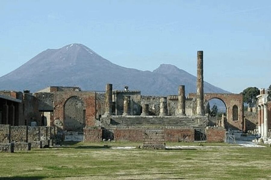 Amalfi Coast: Pompeii Guided Tour with Skip-the-Line Entry - Guided highlights: temples, shops, houses, and the thermal baths