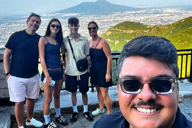 Amalfi Coast Positano, Sorrento and Pompeii Day Tour - Lunch near Vesuvius: winery pairing or pizza with volcano views