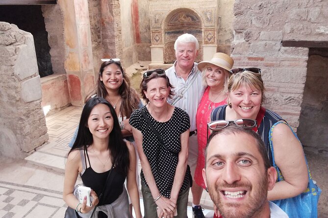 Amazing Pompeii Tour - Mosaics and frescoes: when art becomes a “how to look” lesson