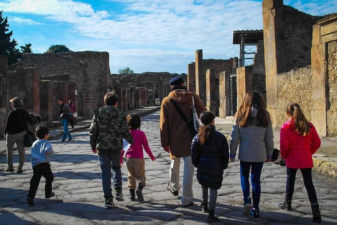 Ancient Pompeii Private Tour: Skip the Line & Kid-Friendly Option - Antiquarium di Pompei: the casts that make the eruption personal