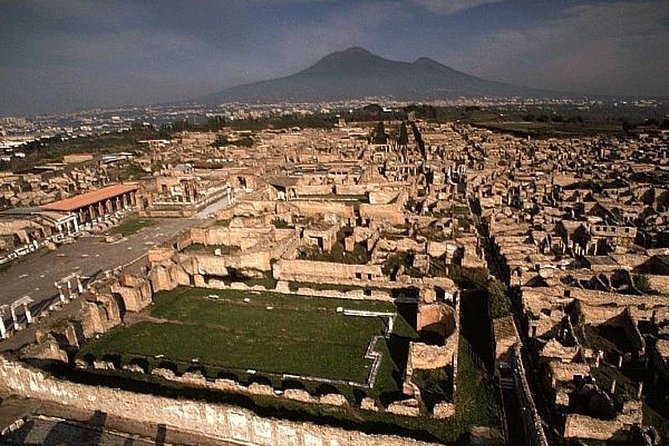 Archaeological Site of Pompeii - Pompeii’s Main Attraction: Vesuvius and the Sense of Time Stopping