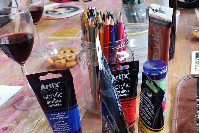 Art worshop with aperitif in Naples - Language and Group Size: Comfort for Beginners