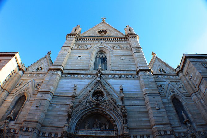 Best of Naples Full-day Food Tour with Guided City Sightseeing & Wine Tasting - Poppella’s Fiocco di Neve: Your first sweet hit