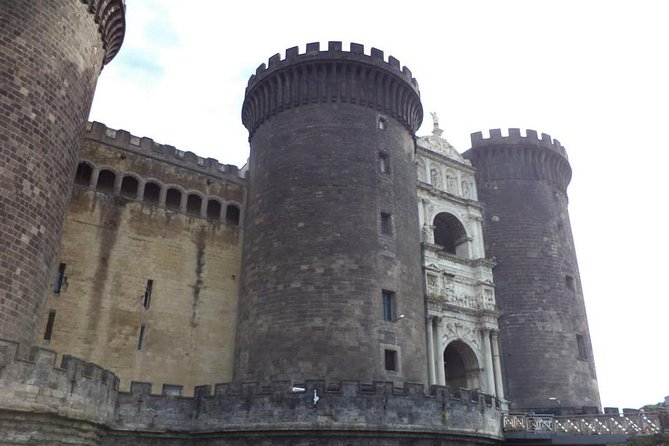 Best of Naples Full-day Food Tour with Guided City Sightseeing & Wine Tasting - Wine, Coffee, and the Way the Day Builds Energy