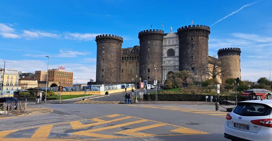 Bourbon Naples: Exclusive guide and Royal Palace pass - Key Things You’ll Notice on This Walk