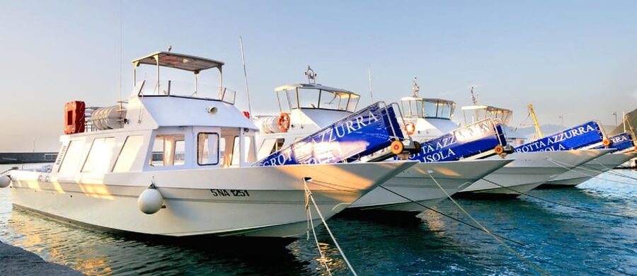 Capri boat experience from Naples - Getting back to Naples: funicular and hydrofoil rhythm