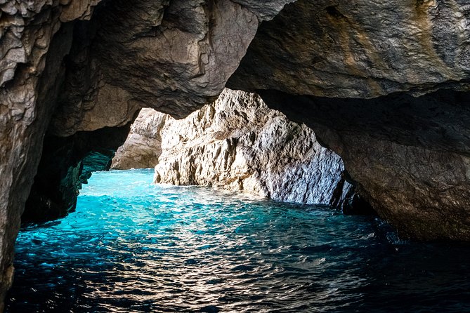 Capri Private Tour from Naples or Sorrento - Blue Grotto: iconic water time, with real operational risk