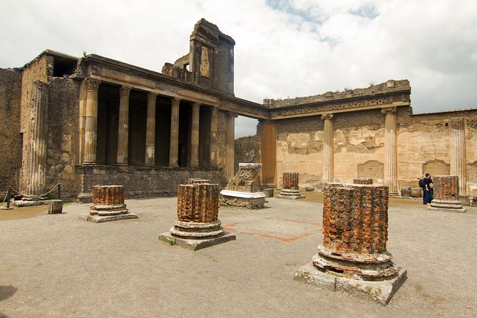 Complete Pompeii Skip the Line Tour with Archaeologist Guide - The bakery, Temple of Apollo, and Forum areas that make Pompeii click