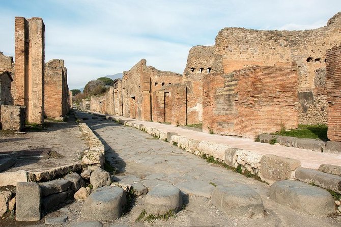 Daytrip from Naples port to Pompei, Sorrento & Positano - Positano: why the town works even with limited time