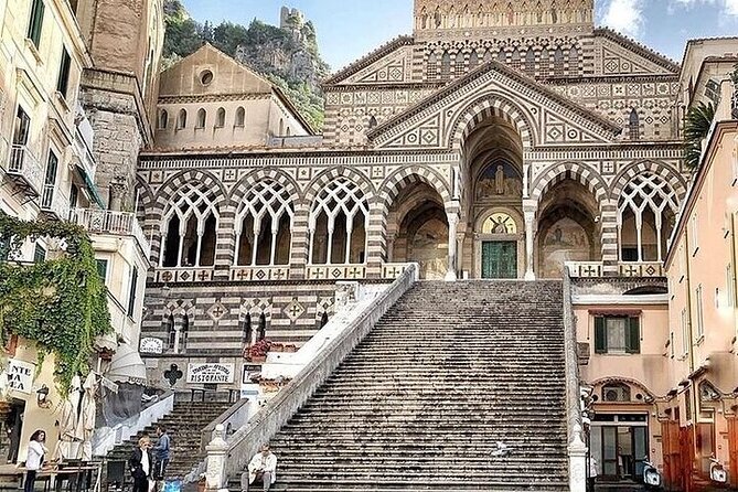 Deluxe Private Tour of the Amalfi Coast - Amalfi in 90 minutes: architecture, waterfront time, and food focus