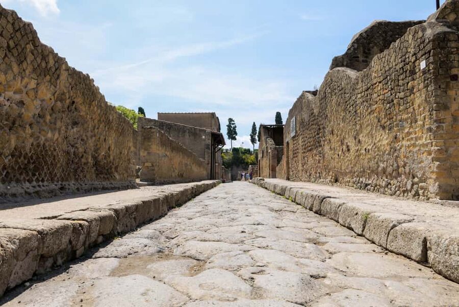 Discover Herculaneum: A guided tour of the ancient Roman city - Charred Wood and Everyday Objects: Why Herculaneum Feels More Intimate