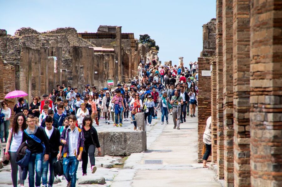 Discover Mt. Vesuvius: Private 3-Hour Tour from Pompeii - The 40-Minute Scenic Ride: Comfort First, Then Altitude