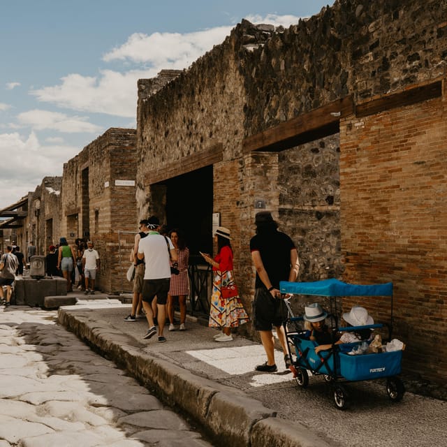 Discover Pompeii: English Walking Tour of the Buried City - Meeting at 10:30 and Finding the inStazione Sign