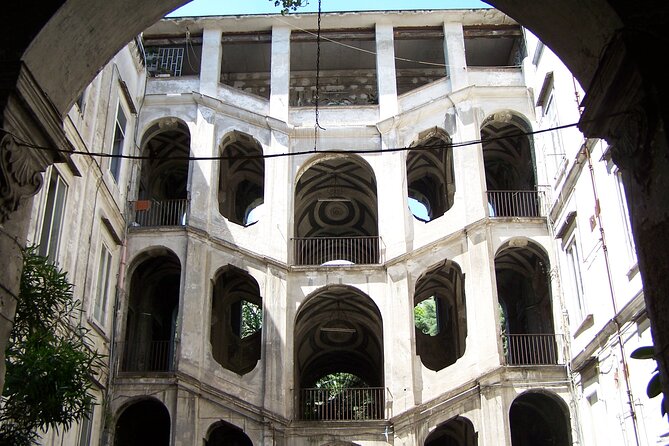 Discover the Rione Sanità with Insolitaguida - Tarallificio Poppella: taralli tasting with real local roots