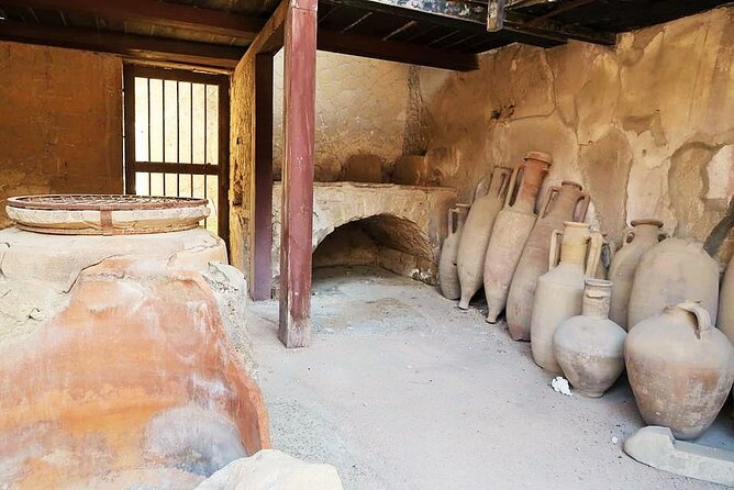 Easy Hercunaleum - Private tour (skip-the-line) - How to plan your day around the meeting point in Ercolano