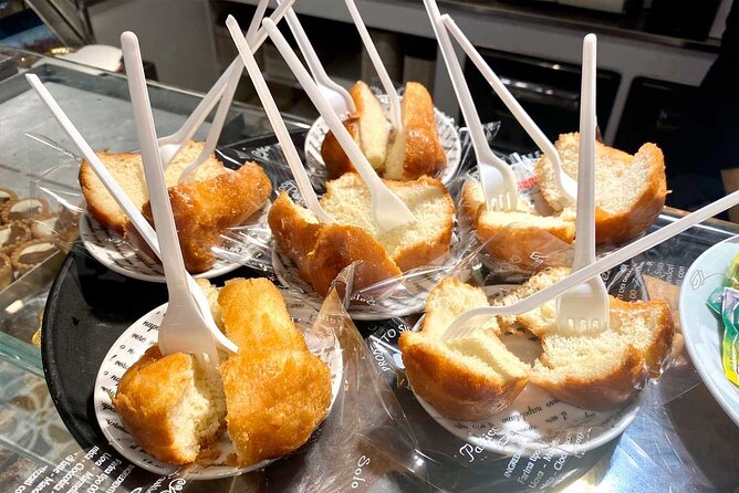 Eating Naples Street Food Tour with Guided Tasting and Sightseeing - Naples street food, explained by your feet and your fork