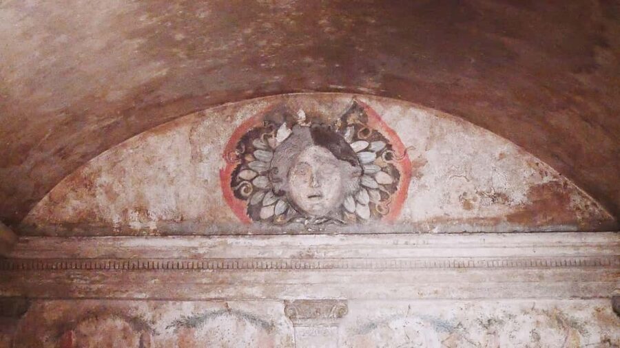 Esoteric Naples: Secrets, Ghosts & Street Food Tour - Vicolo della Cultura: murals and poetry as neighborhood language