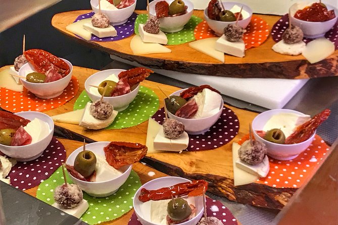 Evening Flavors of Naples: Private Food Tour and Wine Tasting - Who this tour suits best (and who should skip it)