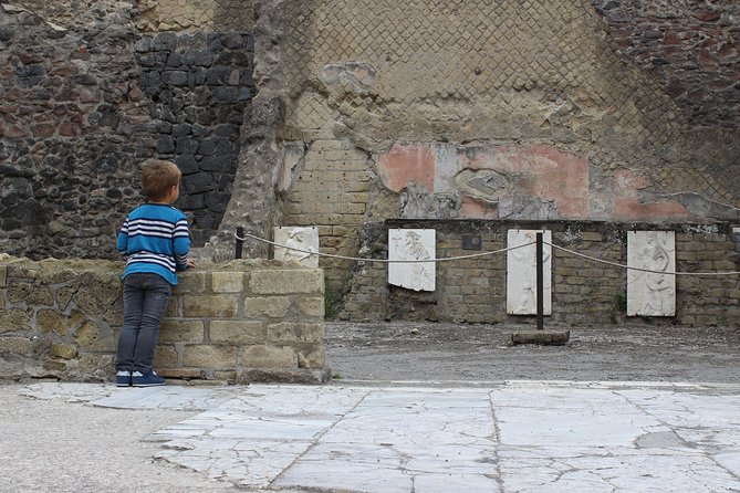 Excavations of Herculaneum. Tour guide and skip-the-line ticket - The Guide Factor: Why a Name Like Luciano Shows Up
