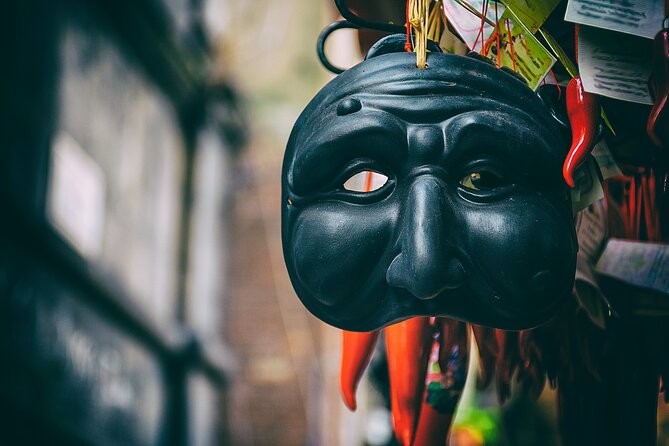 Explore the Naples Christmas Market Behind the Scenes - Palazzo Pandola: a short stop with big-city character