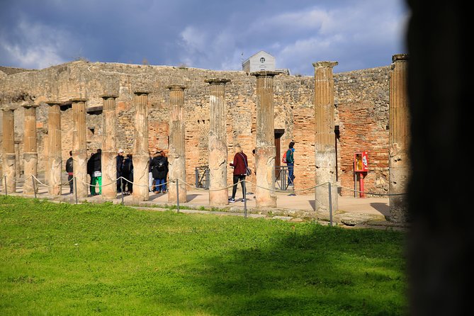 Fast Access Exclusive Private Ancient Pompeii Half Day Tour with Local Guide - Via dell’Abbondanza: Pompeii’s Main Street and Its Shops