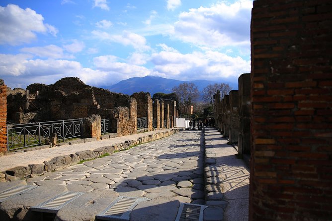 Fast Access Exclusive Private Ancient Pompeii Half Day Tour with Local Guide - Two Hours in Pompeii: How the Route Stays Satisfying