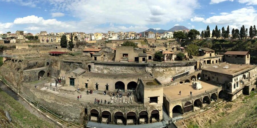 From Naples: Day Trip to Herculaneum with skip the line - Skip-the-line entry: how to start your walk smart