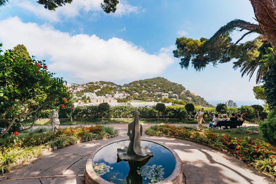 From Naples: Gulf of Naples & Capri Sightseeing Boat Tour - Marina Grande to Capri: boat sightseeing starts before you even land