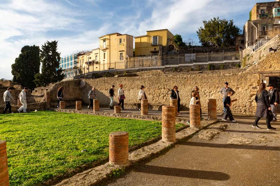 From Naples: Herculaneum Skip-the-Line Guided Tour - Group size: the value of not being herded