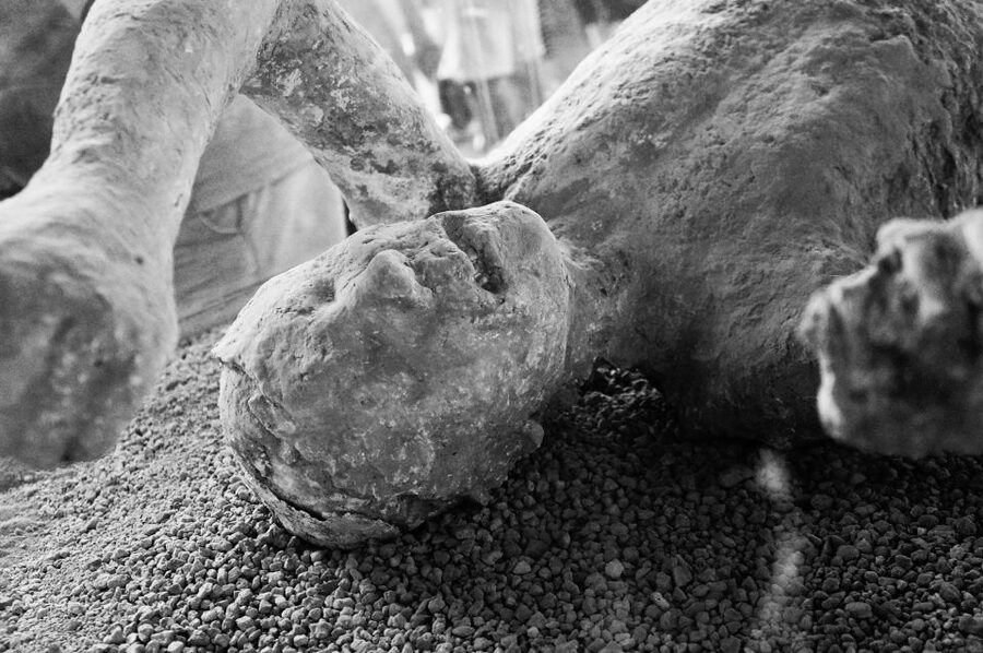 From Naples: Herculaneum, Vesuvius, and Pompeii Trip - Herculaneum: The More Intimate Roman Town Stop