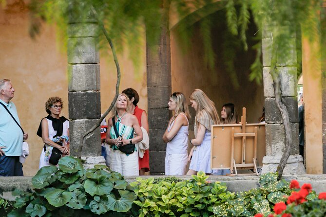 From Naples: Pompeii and Sorrento Guided Tour - Big houses, mosaics, and a theater that held thousands