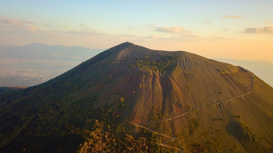 From Naples: Pompeii and Vesuvius Tour with Ticket Options - The 40-minute break: how to use it without wasting your day