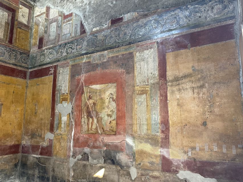 From Naples: Pompeii Guided Tour with Skip-the-Line Tickets - Photo stops and the 15-minute break strategy