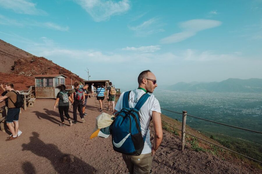 From Naples: Pompeii & Mount Vesuvius Full-Day Private Tour - Why combining Pompeii and Vesuvius makes sense in one day