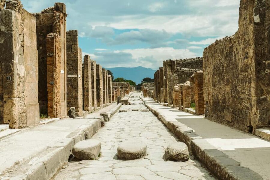 From Naples Port: Pompeii Guided Walking tour or smart guide - Naples Port to Pompeii: the 45-minute shuttle that keeps your day simple