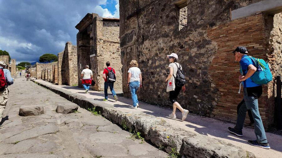 From Naples Port: Pompeii Guided Walking tour or smart guide - Should you book this Pompeii shuttle and guided walking tour?
