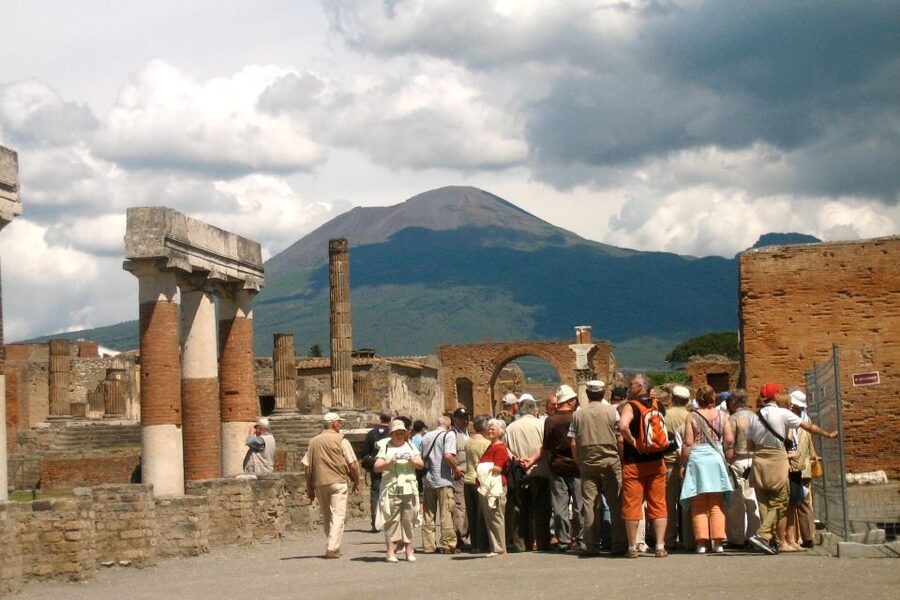From Naples: Transfer to Positano with Pompeii Guided Tour - Pompeii’s top sights in a 2-hour guided walk