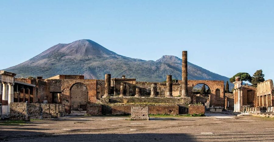 From Naples: Transport to Sorrento with Stop in Pompeii - Naples to Sorrento: Private Transport That Feels Effortless
