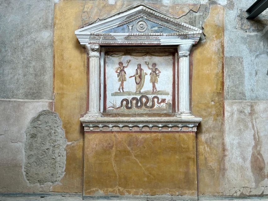 From Pompeii: Vesuvius excursion + Pompeii guided tour - Pompeii with archaeology experts: how the guided route changes what you notice